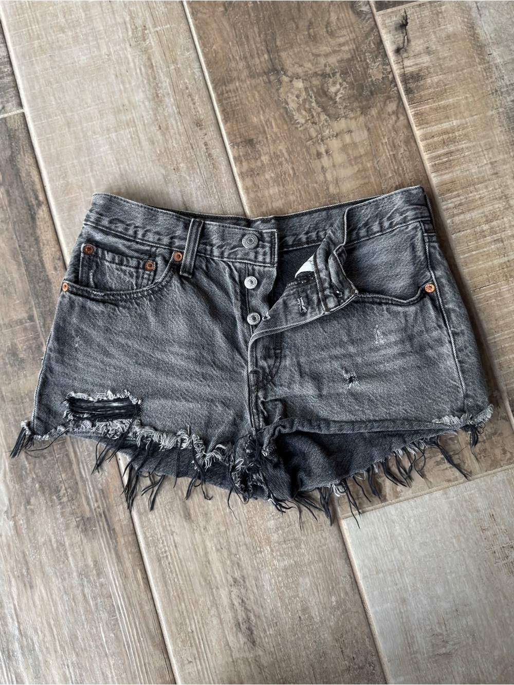 Size 2/26W Levi’s Shorts